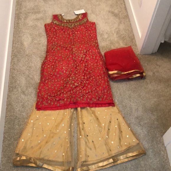 Sleeveless pallazzo pant suit - Picture 1 of 3